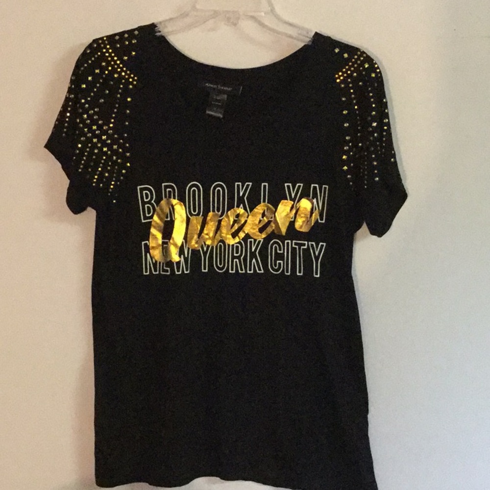 New Queen Knit Shirt w Embellishment